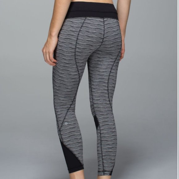Lululemon Inspire Tight II Textured Wave Black Silver Spoon/Black 6 - Picture 4 of 16